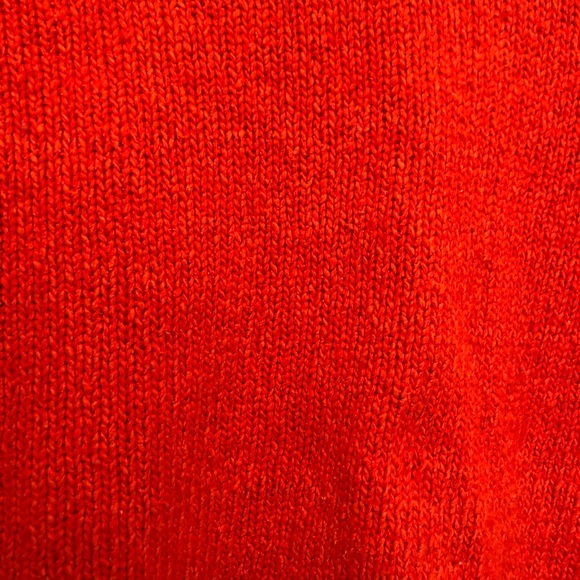 🎁VARIATIONS Red V Line Sweater🎁 - Picture 2 of 4